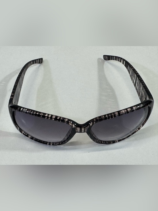 Nine West Black & White Striped Oversized Sunglasses Y2K main image 8